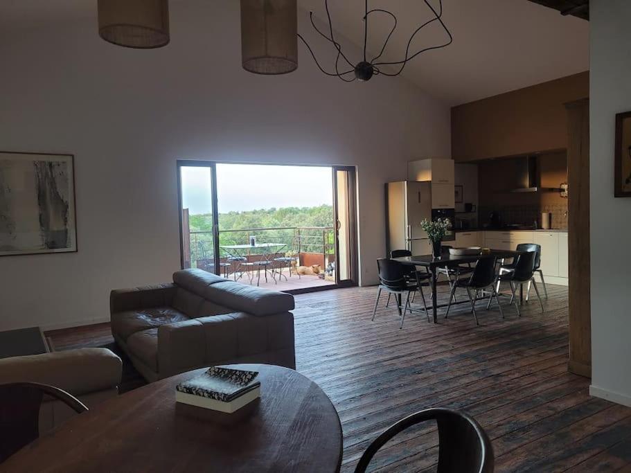 Appartement De Charme Dans Ancienne Cave A Vin 르불루 외부 사진