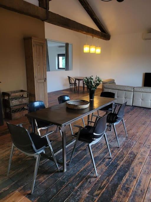 Appartement De Charme Dans Ancienne Cave A Vin 르불루 외부 사진