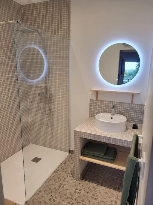 Appartement De Charme Dans Ancienne Cave A Vin 르불루 외부 사진