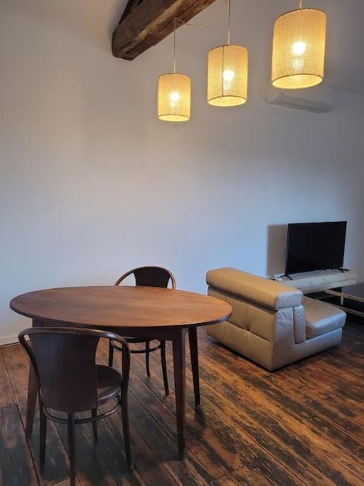 Appartement De Charme Dans Ancienne Cave A Vin 르불루 외부 사진